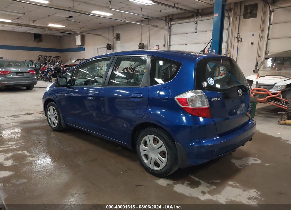 2010 HONDA FIT VIN: JHMGE8H28AC017552