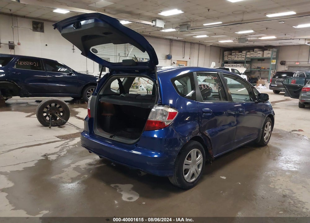 2010 HONDA FIT VIN: JHMGE8H28AC017552