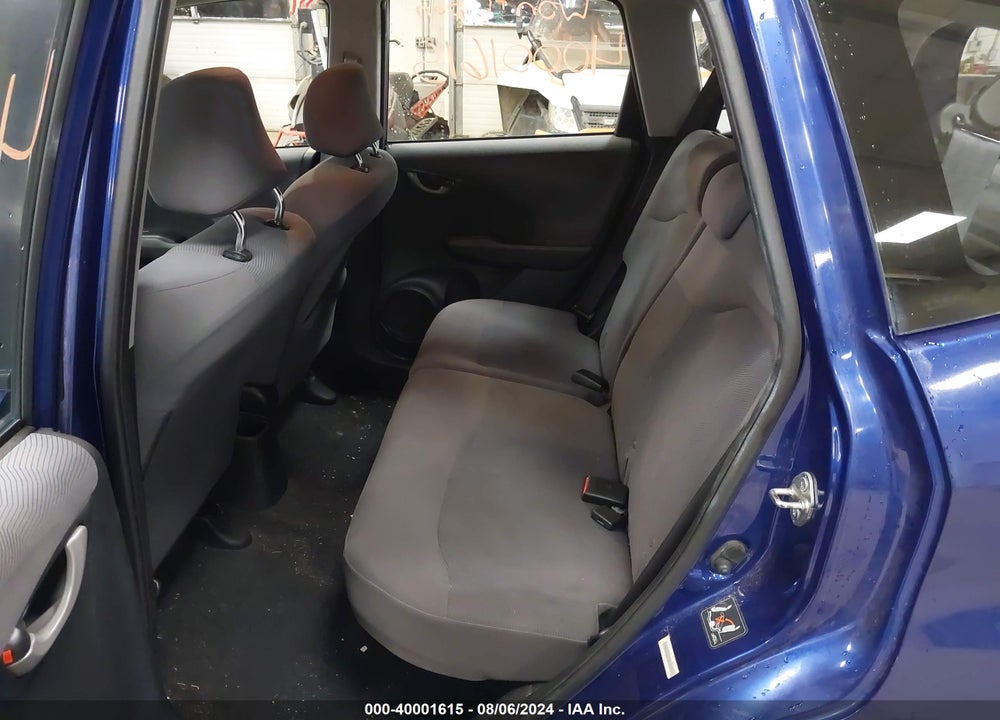 2010 HONDA FIT VIN: JHMGE8H28AC017552