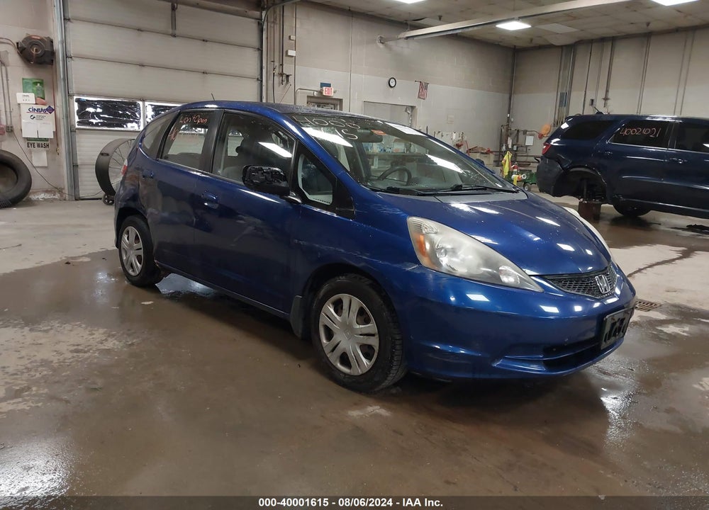 2010 HONDA FIT VIN: JHMGE8H28AC017552