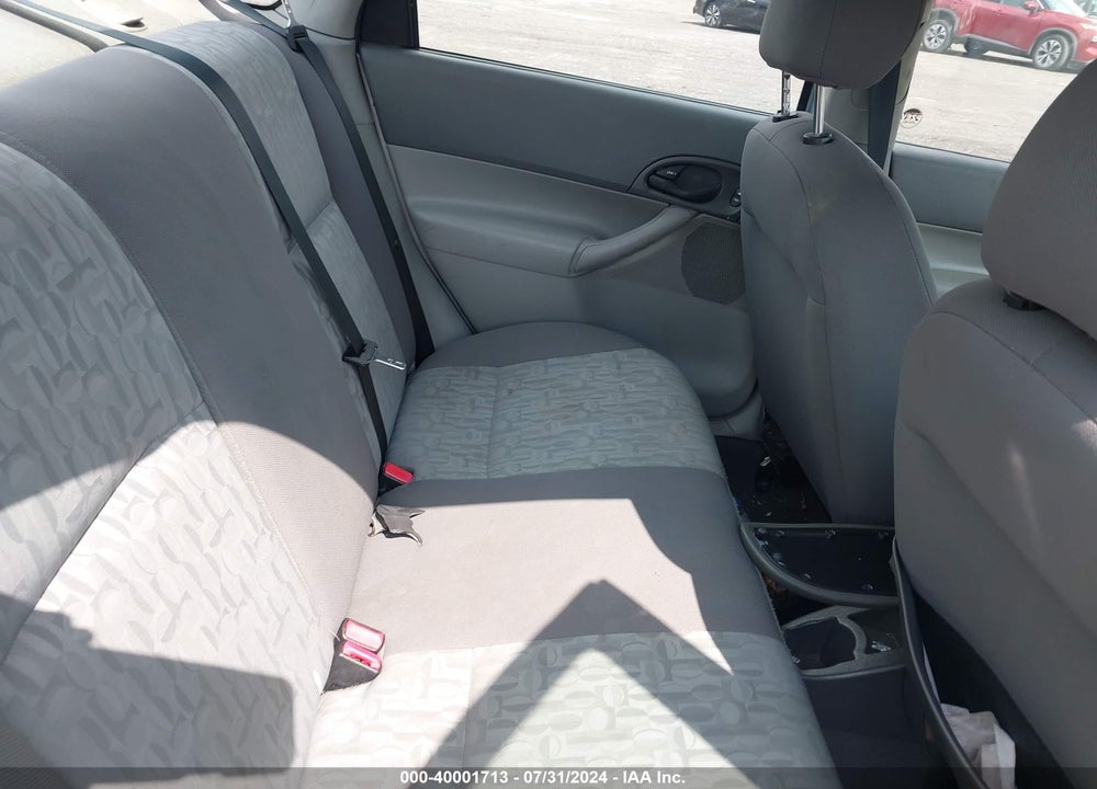 2005 FORD FOCUS ZX4 VIN: 1FAFP34N85W290821