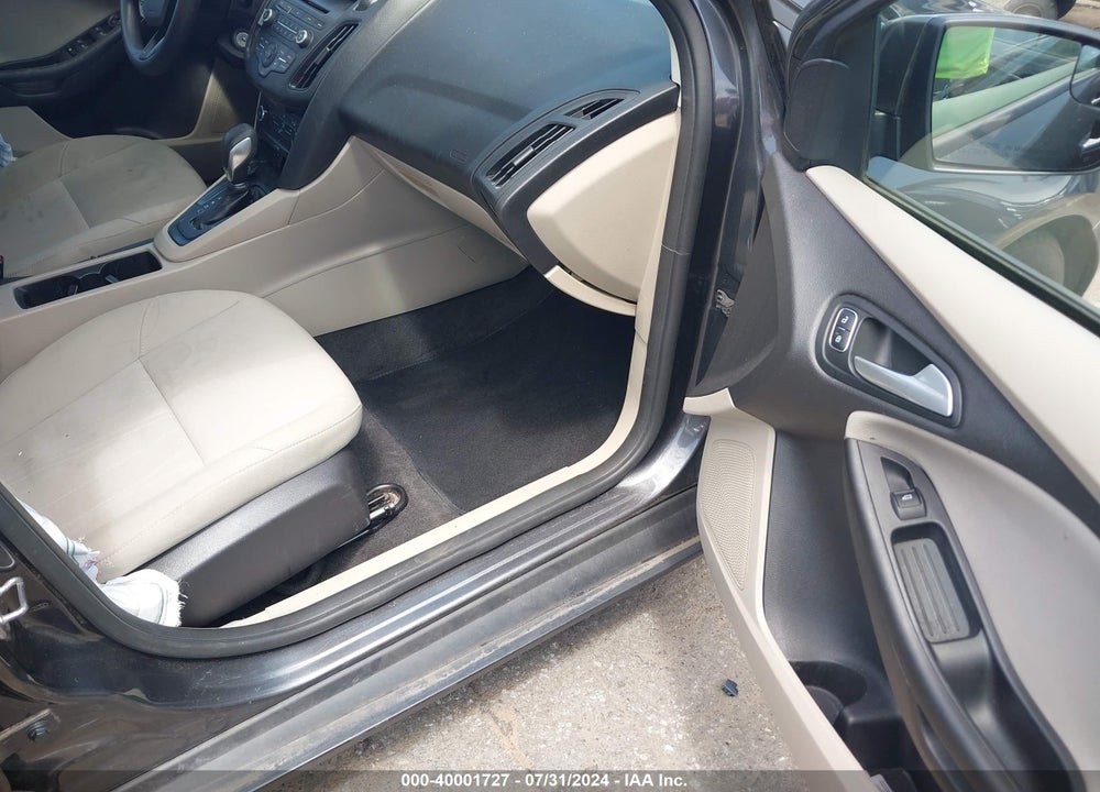 2017 FORD FOCUS SE VIN: 1FADP3F2XHL337721