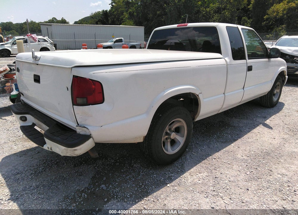 1998 CHEVROLET S-10 LS FLEETSIDE VIN: 1GCCS1947WK203435
