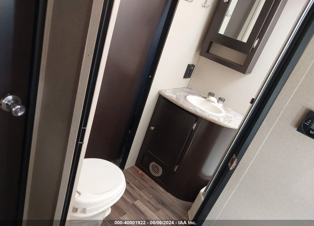 2016 KODIAK 264RLSL VIN: 4YDT26423GJ970187