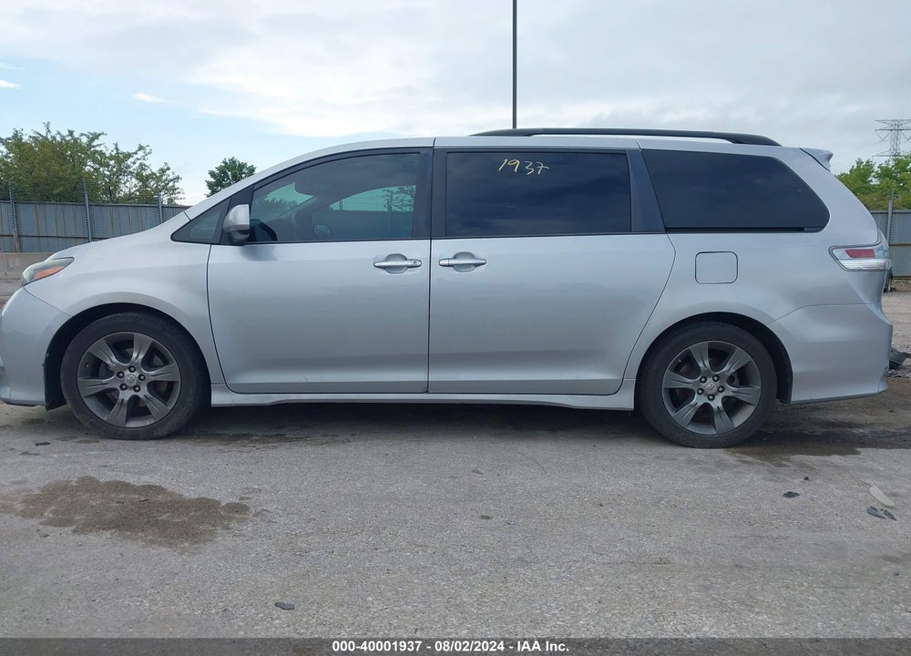 2015 TOYOTA SIENNA SE 8 PASSENGER/SE PREMIUM 8 PASSENGER VIN: 5TDXK3DC8FS640395