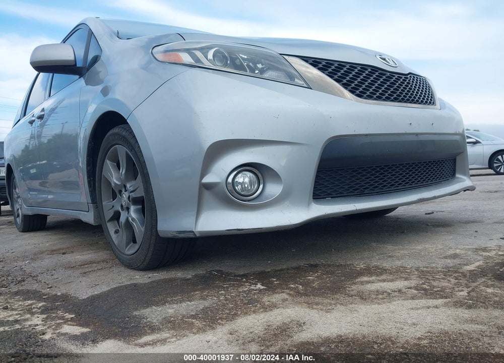 2015 TOYOTA SIENNA SE 8 PASSENGER/SE PREMIUM 8 PASSENGER VIN: 5TDXK3DC8FS640395