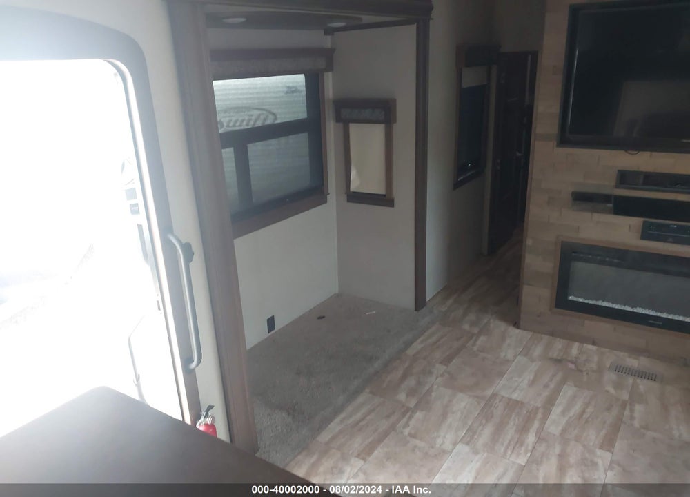 2019 FOREST RIVER RIVERSTONE 39FK VIN: 4X4FRSR2XK5000815