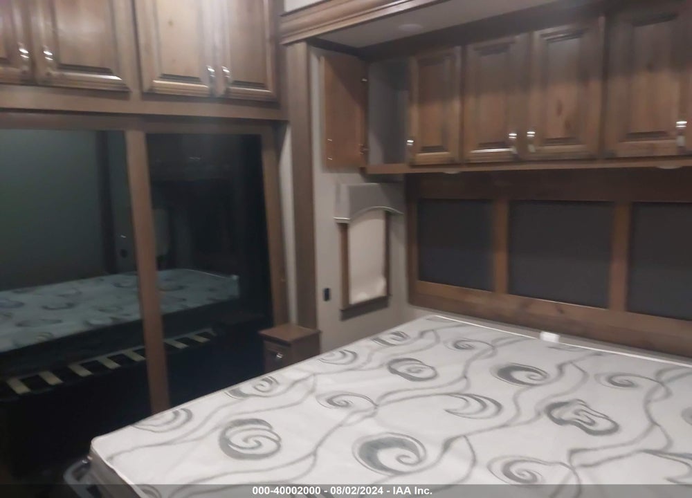 2019 FOREST RIVER RIVERSTONE 39FK VIN: 4X4FRSR2XK5000815