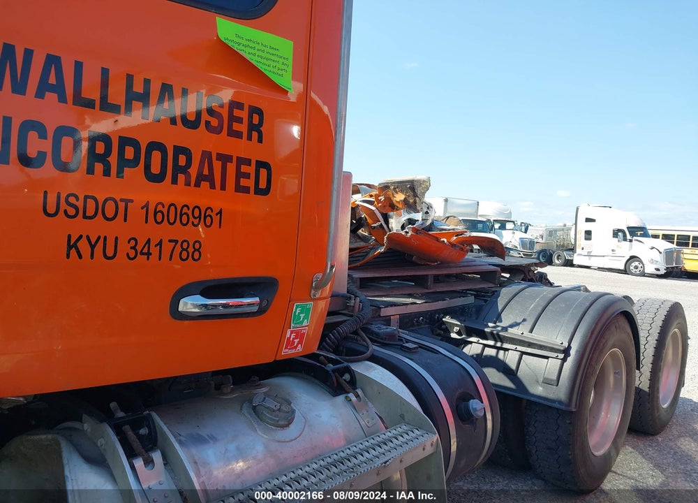 2017 PETERBILT 579 VIN: 1XPBDP9XXHD419059