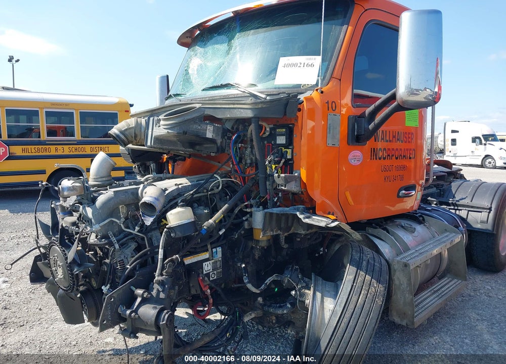 2017 PETERBILT 579 VIN: 1XPBDP9XXHD419059