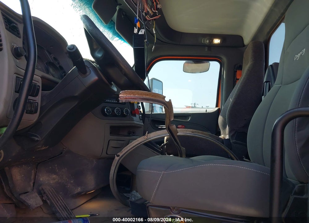 2017 PETERBILT 579 VIN: 1XPBDP9XXHD419059