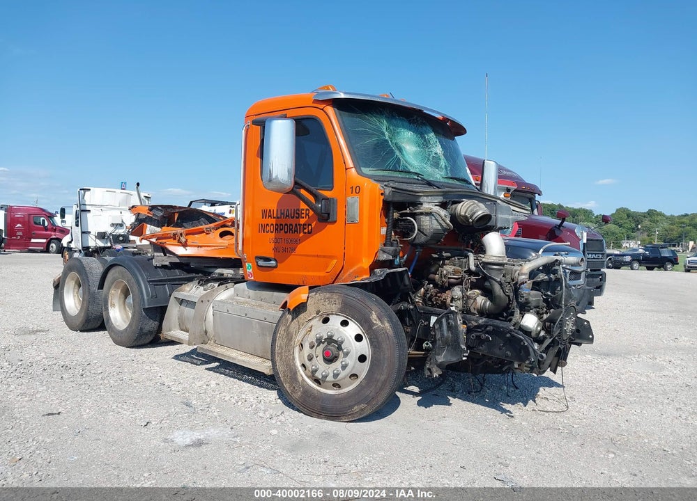 2017 PETERBILT 579 VIN: 1XPBDP9XXHD419059