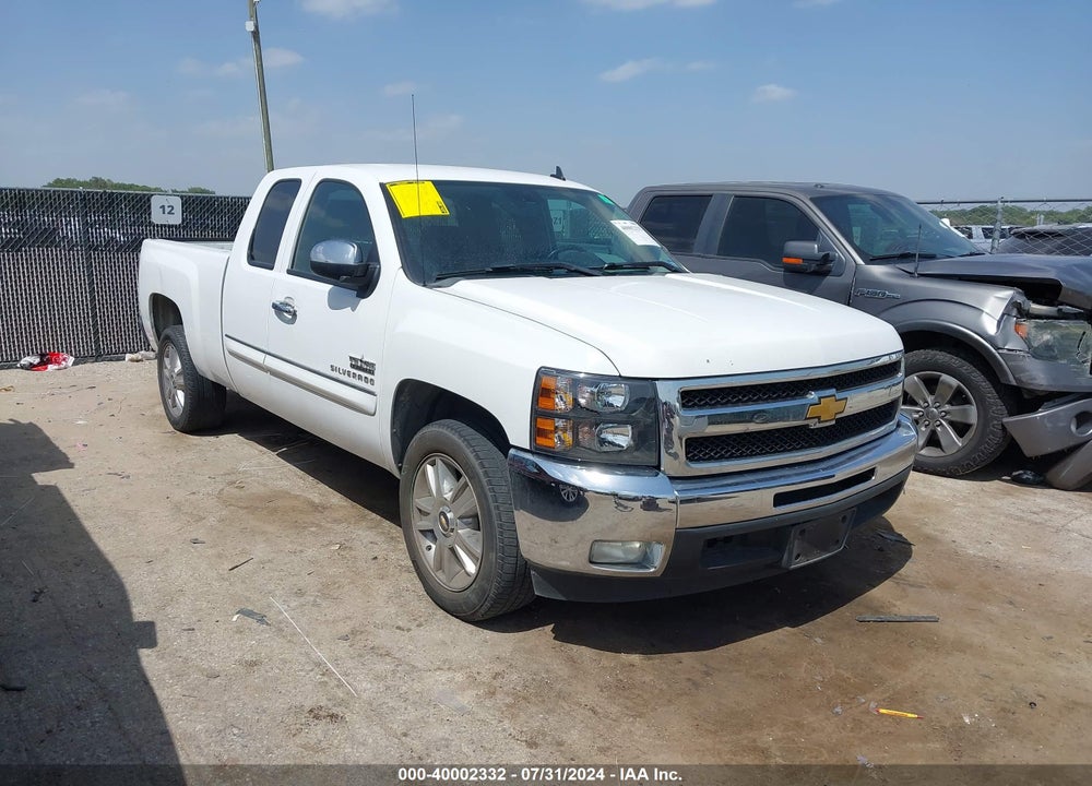 2011 CHEVROLET SILVERADO 1500 LT VIN: 1GCRCSE03BZ245618