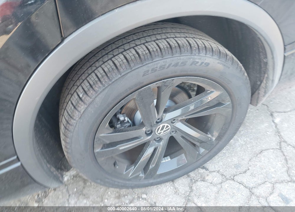 2024 VOLKSWAGEN TIGUAN VIN: 3VV8B7AX7RM063920