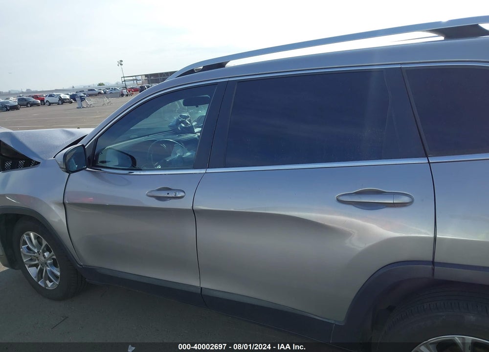 2019 JEEP CHEROKEE LATITUDE PLUS FWD VIN: 1C4PJLLB7KD267190