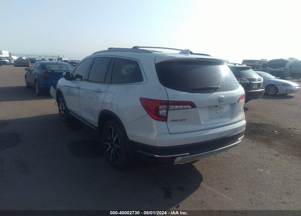 2022 HONDA PILOT AWD TOURING 8 PASSENGER VIN: 5FNYF6H90NB009622