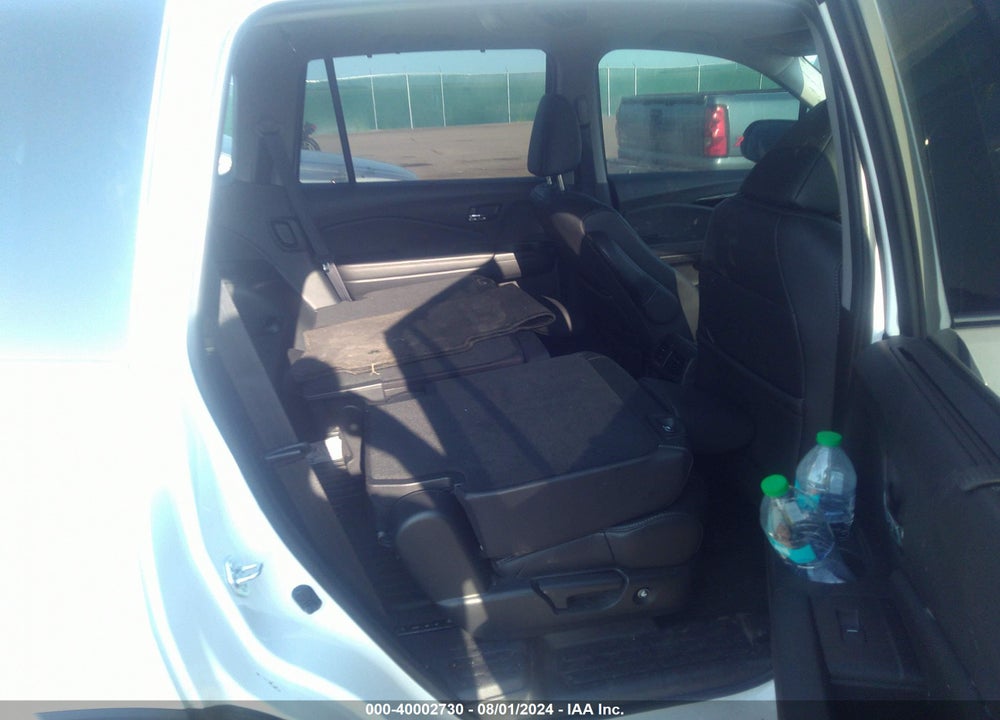 2022 HONDA PILOT AWD TOURING 8 PASSENGER VIN: 5FNYF6H90NB009622