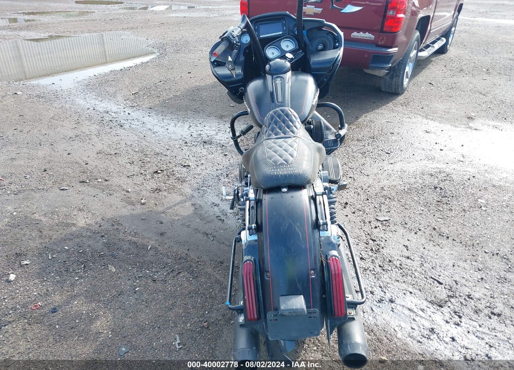 2015 HARLEY-DAVIDSON FLTRXS ROAD GLIDE SPECIAL VIN: 1HD1KTM15FB644236