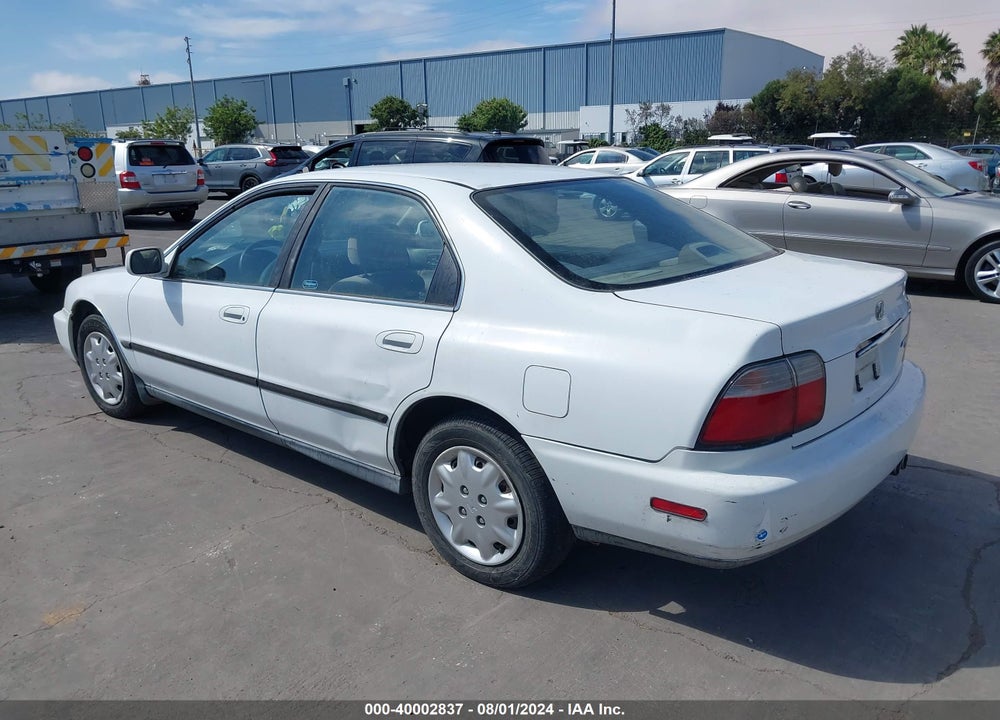 1996 HONDA ACCORD LX/EX VIN: 1HGCD5537TA029030