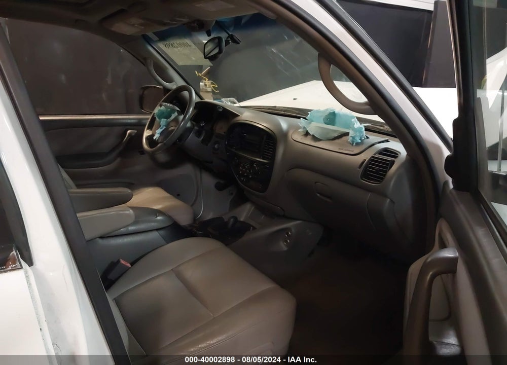 2004 TOYOTA SEQUOIA SR5 V8 VIN: 5TDBT44A54S233224