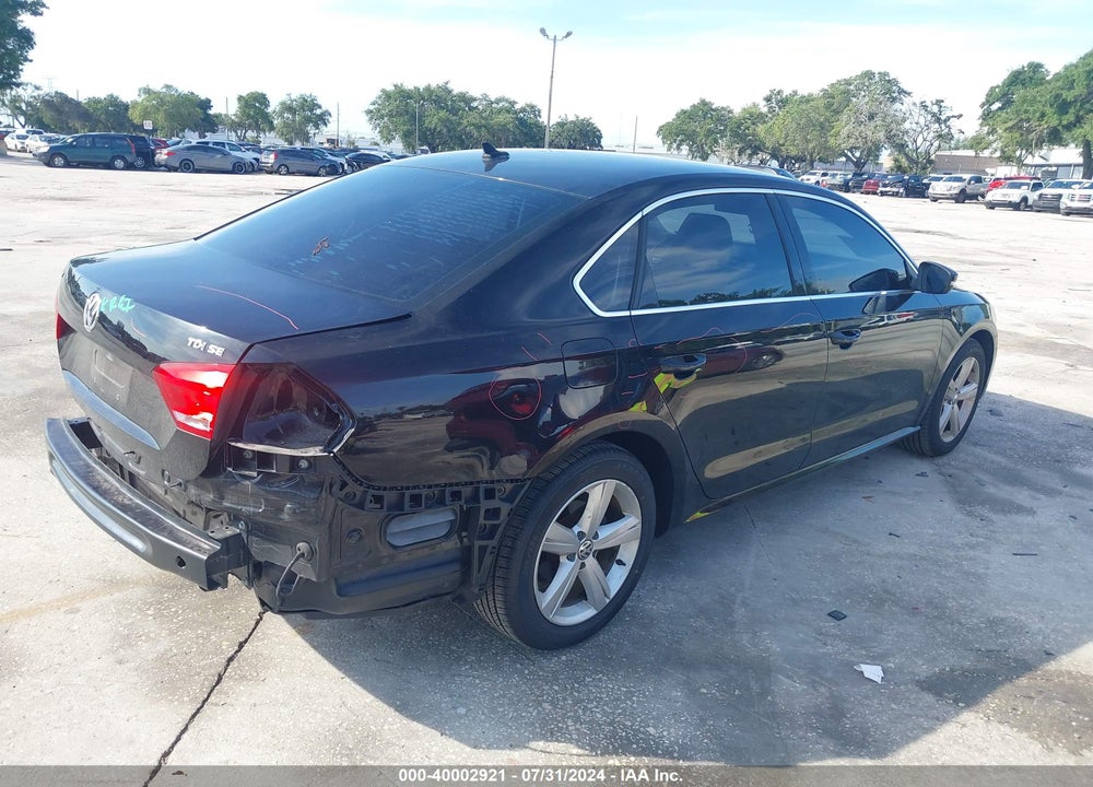2015 VOLKSWAGEN PASSAT 2.0L TDI SE VIN: 1VWBV7A37FC084687