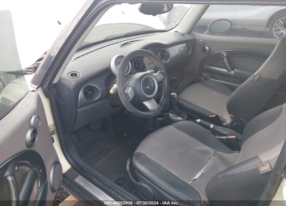 2005 MINI COOPER VIN: WMWRC33425TJ67199