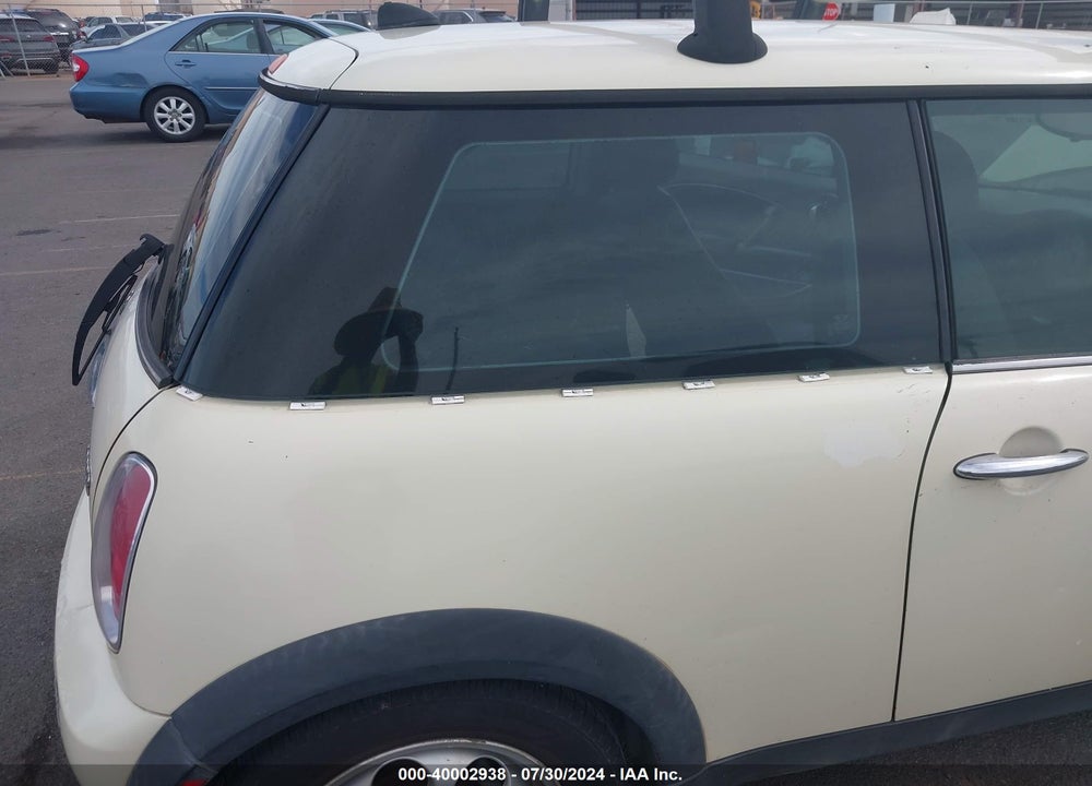 2005 MINI COOPER VIN: WMWRC33425TJ67199