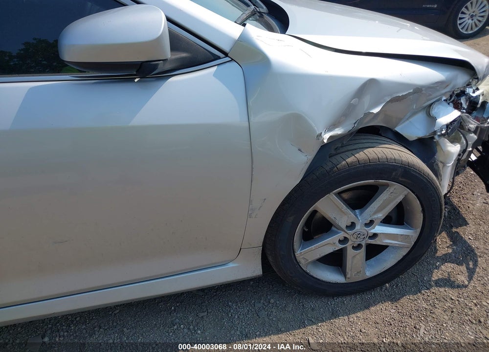 2014 TOYOTA CAMRY SE VIN: 4T1BF1FK7EU454389