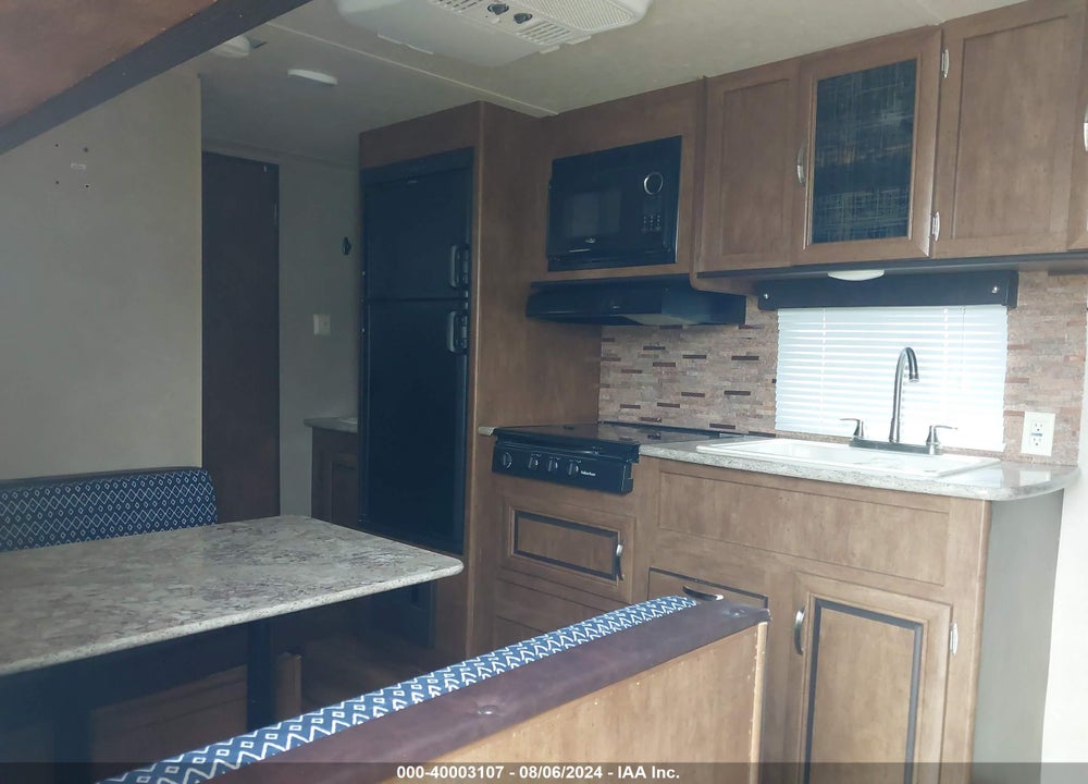 2017 FOREST RIVER WILDWOOD M-28DBUD VIN: 4X4TWDB2XH7354266