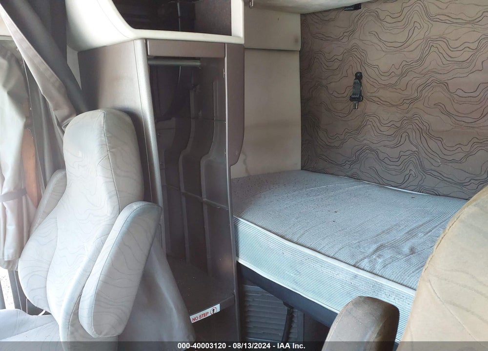 2014 VOLVO VN VNL VIN: 4V4NC9EH2EN173176