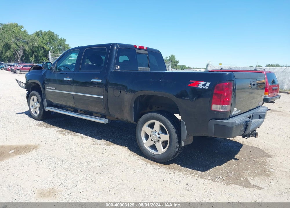 2013 GMC SIERRA 2500HD DENALI VIN: 1GT125EG9DF240183