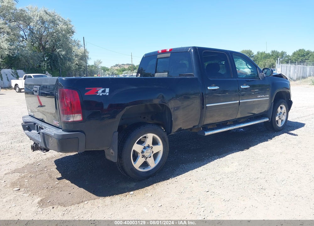 2013 GMC SIERRA 2500HD DENALI VIN: 1GT125EG9DF240183