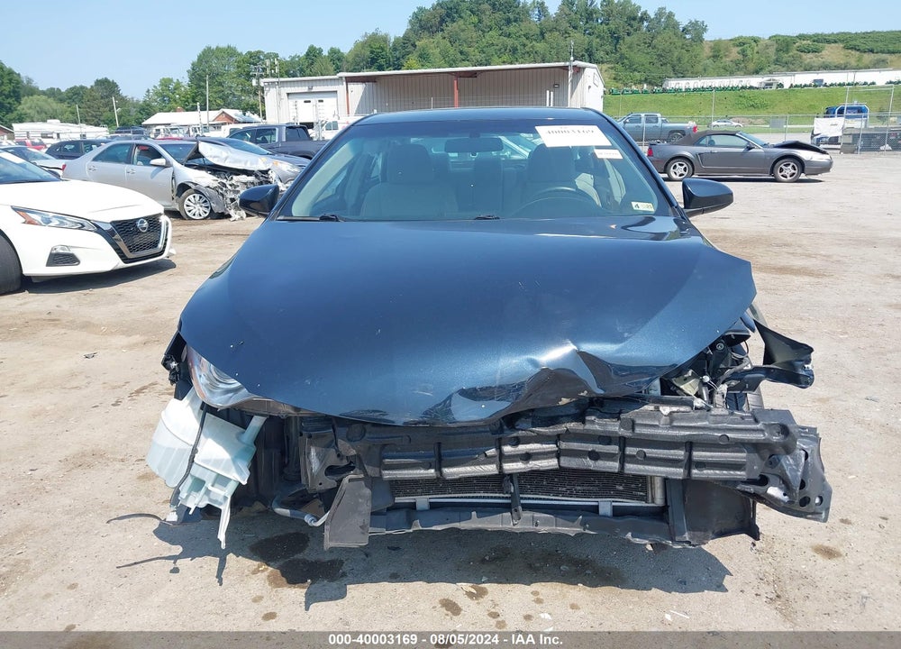 2017 TOYOTA CAMRY LE VIN: 4T1BF1FK8HU745679