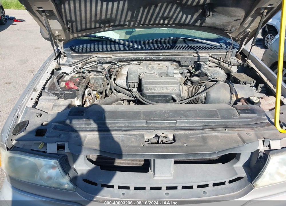 2001 LINCOLN NAVIGATOR VIN: 5LMEU27R21LJ27951