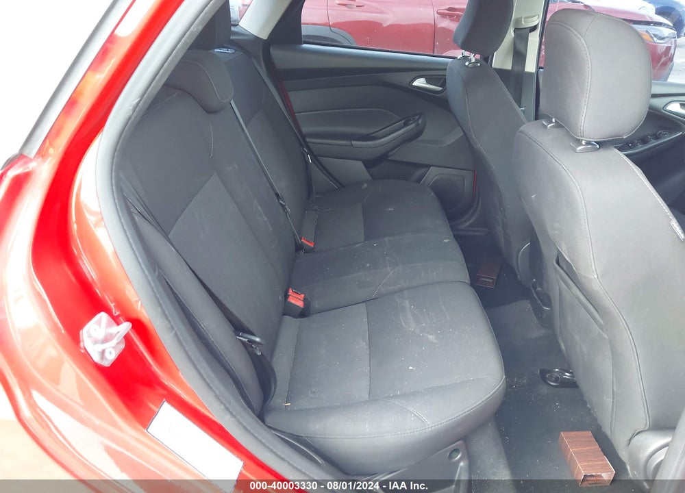 2017 FORD FOCUS SE VIN: 1FADP3K24HL225888