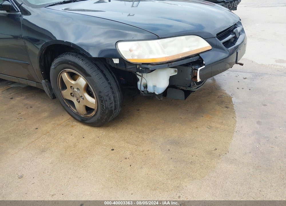 2000 HONDA ACCORD 3.0 EX VIN: 1HGCG1651YA089599