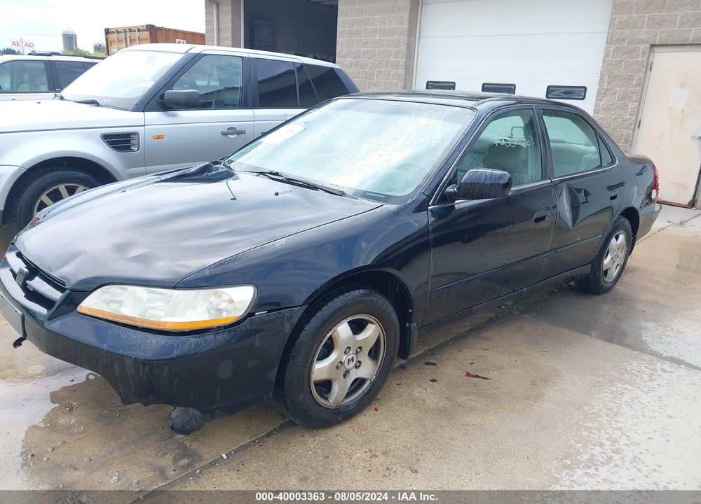 2000 HONDA ACCORD 3.0 EX VIN: 1HGCG1651YA089599