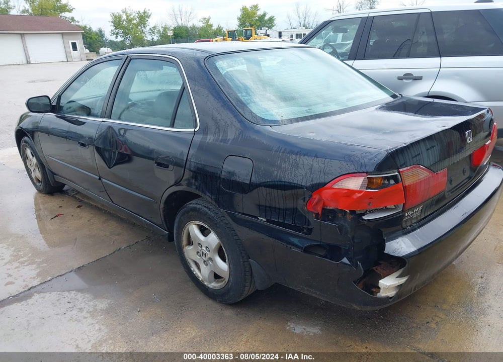 2000 HONDA ACCORD 3.0 EX VIN: 1HGCG1651YA089599