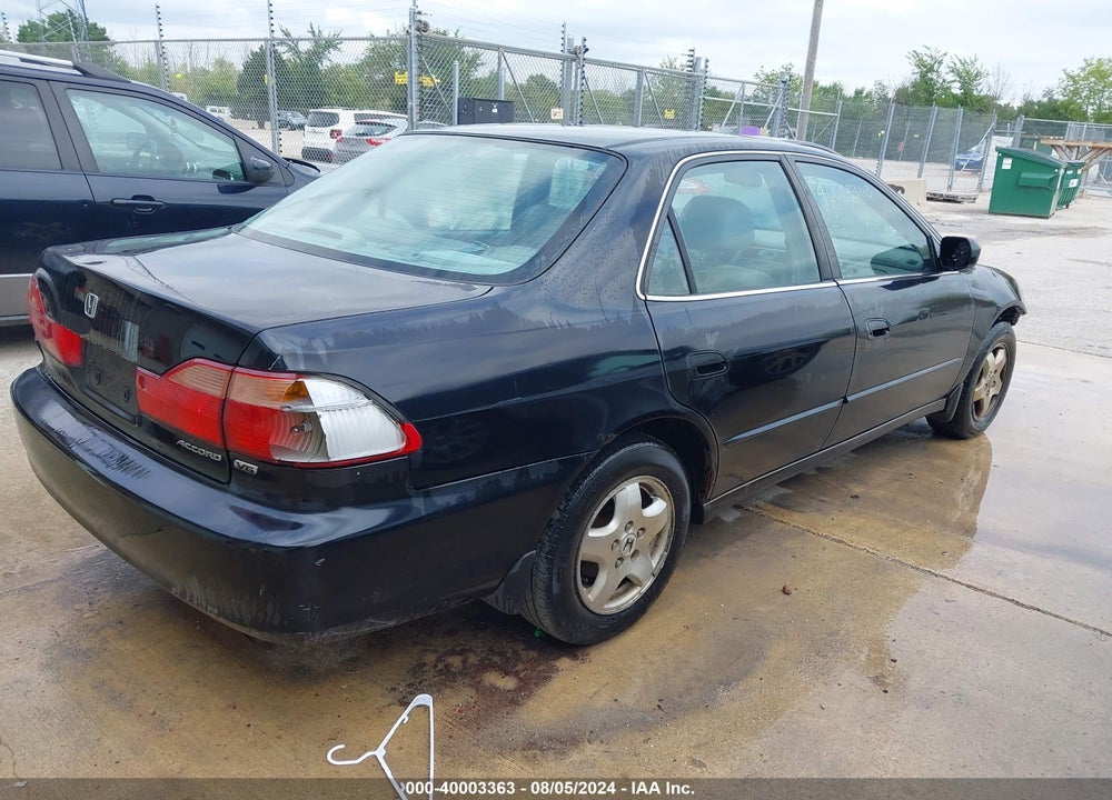 2000 HONDA ACCORD 3.0 EX VIN: 1HGCG1651YA089599