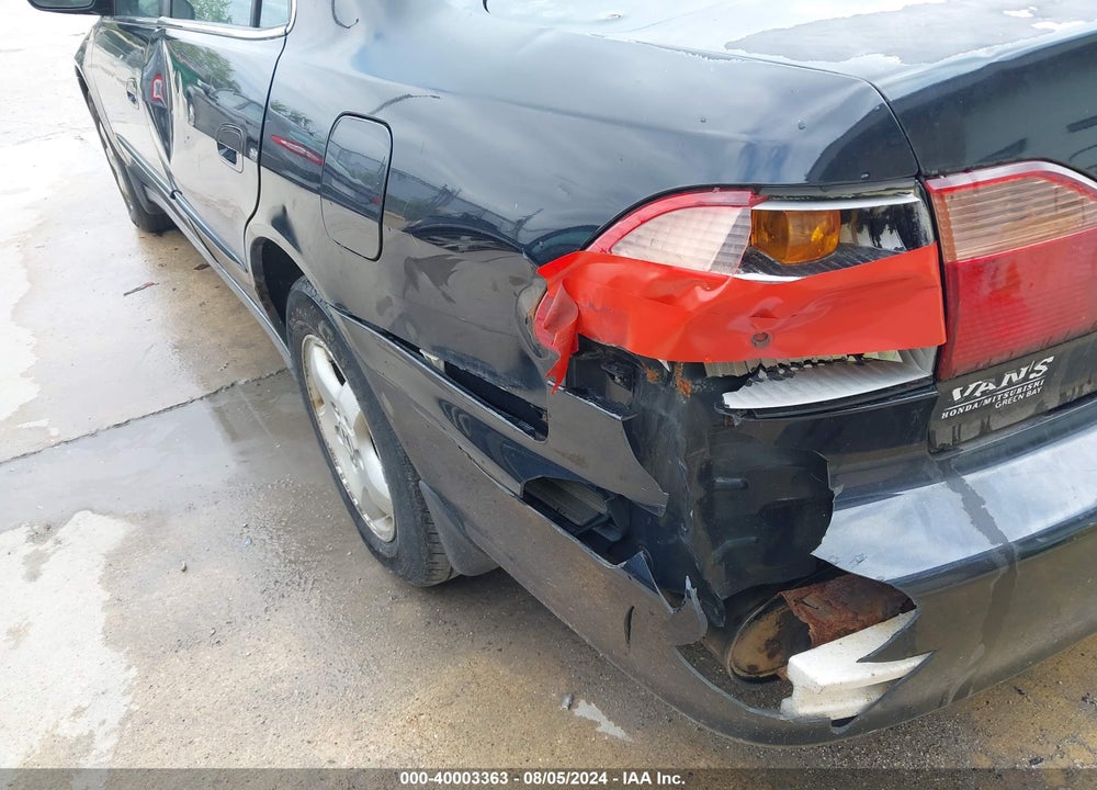 2000 HONDA ACCORD 3.0 EX VIN: 1HGCG1651YA089599