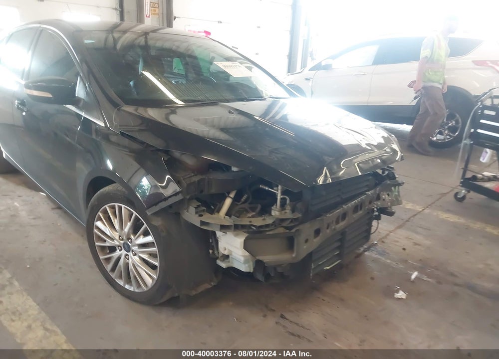 2015 FORD FOCUS TITANIUM VIN: 1FADP3N2XFL358647