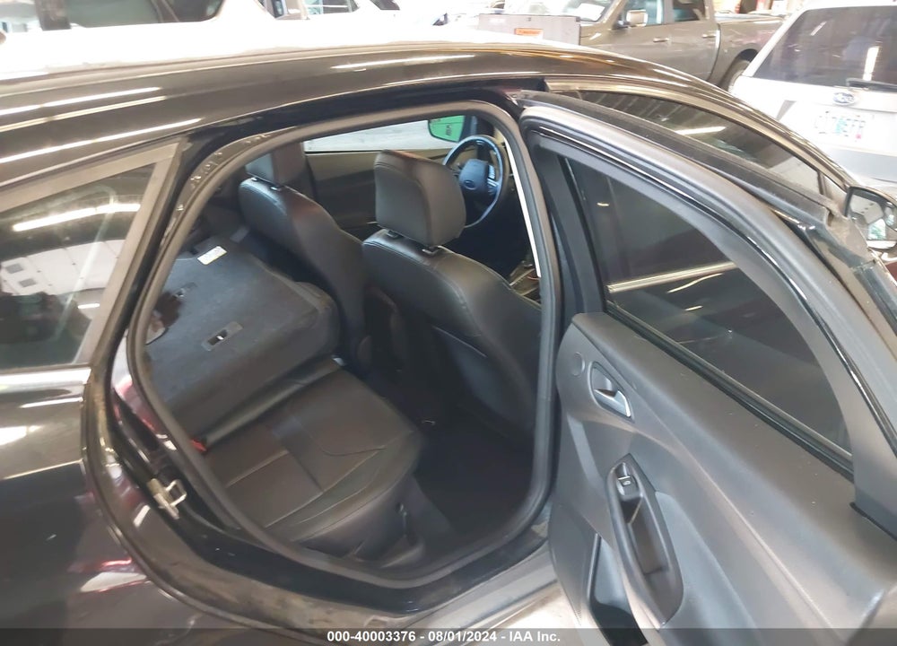 2015 FORD FOCUS TITANIUM VIN: 1FADP3N2XFL358647