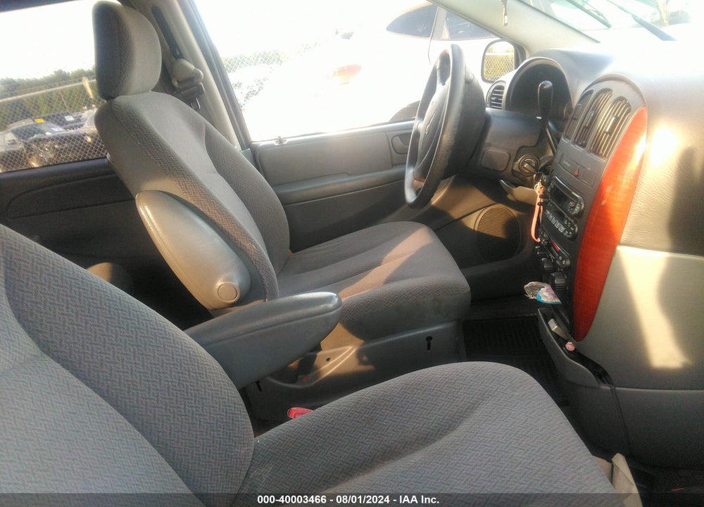 2007 CHRYSLER TOWN & COUNTRY LX VIN: 2A4GP44R67R341732