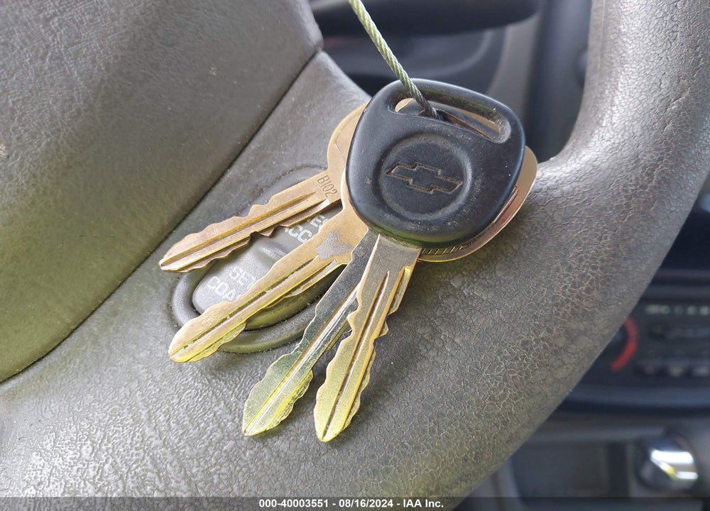 2002 SATURN L-SERIES L100 VIN: 1G8JS54F32Y597623