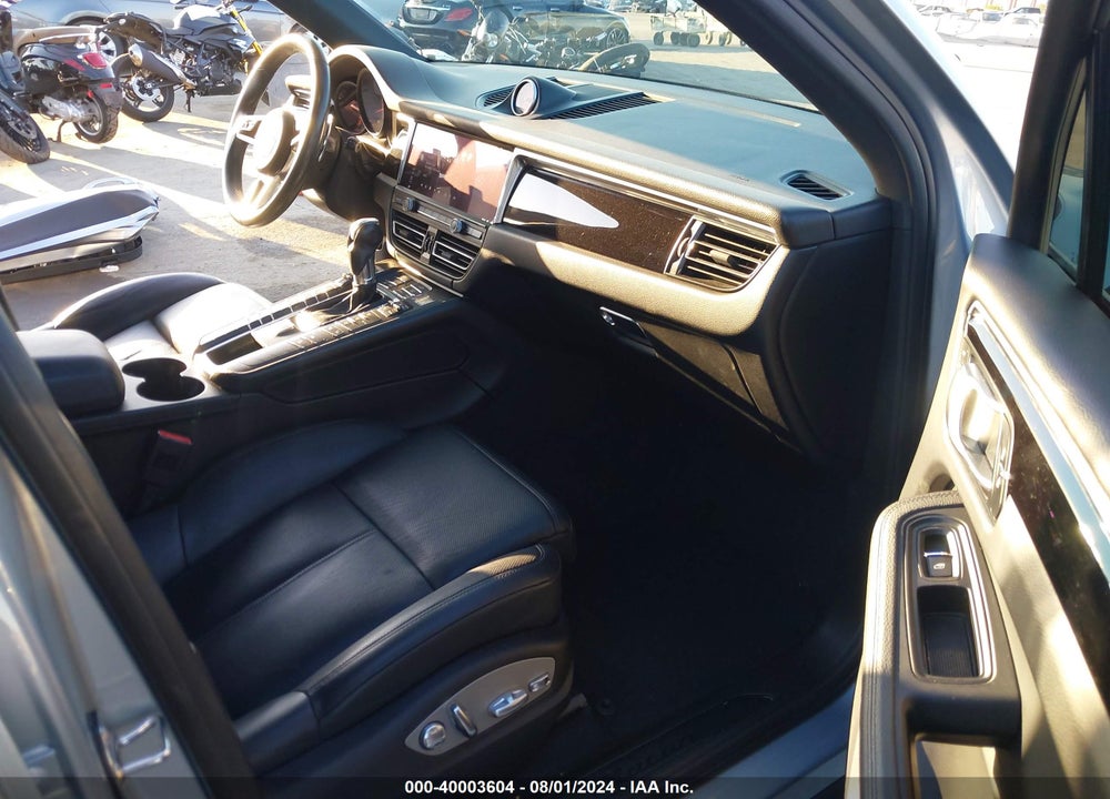 2020 PORSCHE MACAN VIN: WP1AA2A51LLB02450