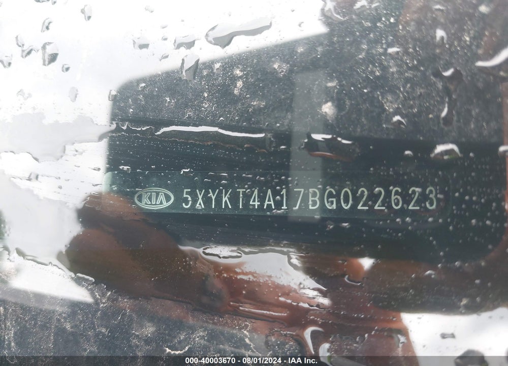 2011 KIA SORENTO LX VIN: 5XYKT4A17BG022623