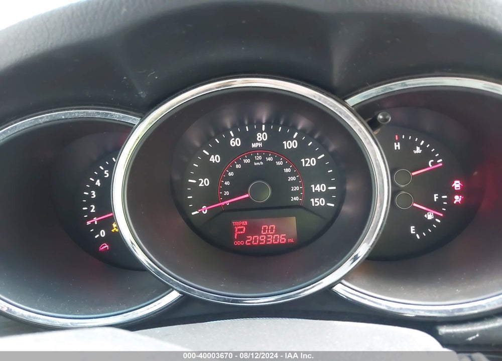 2011 KIA SORENTO LX VIN: 5XYKT4A17BG022623