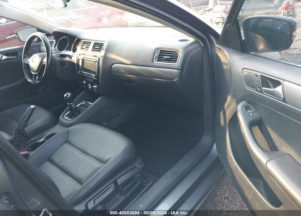 2015 VOLKSWAGEN JETTA 2.0L TDI SE VIN: 3VW3A7AJ8FM260840