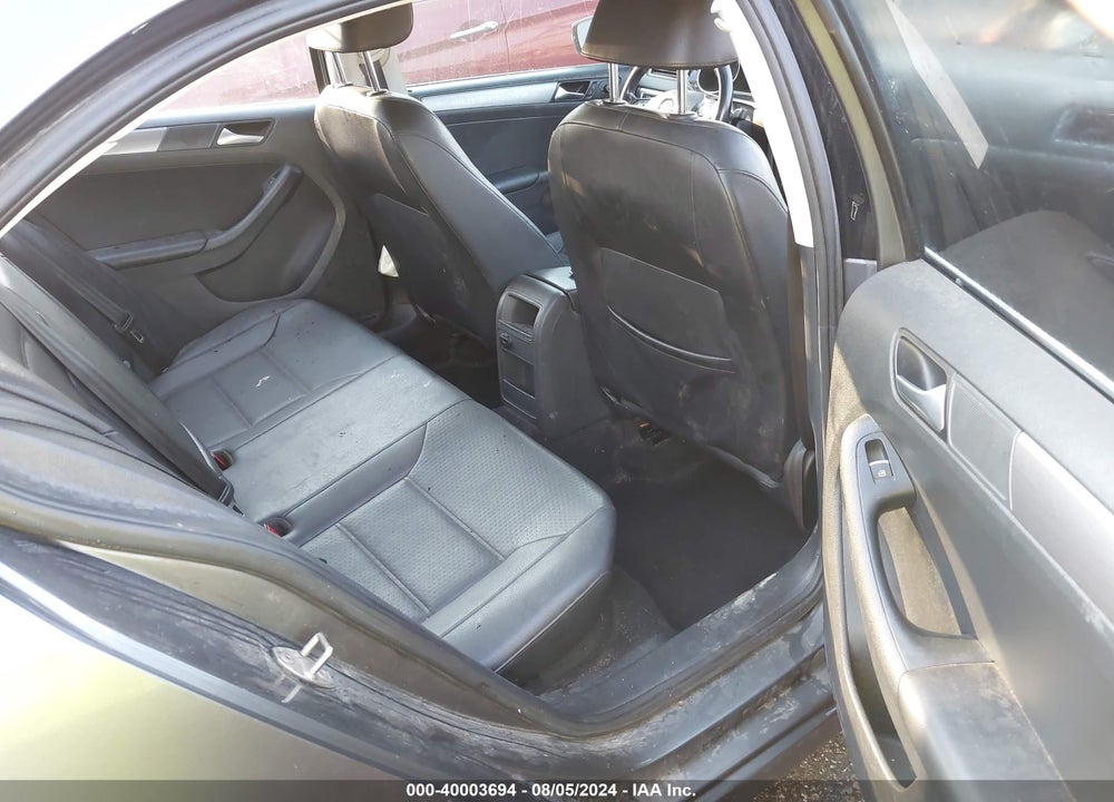 2015 VOLKSWAGEN JETTA 2.0L TDI SE VIN: 3VW3A7AJ8FM260840