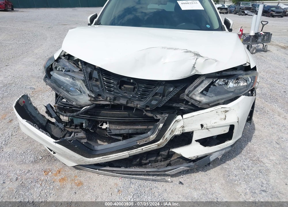 2018 NISSAN ROGUE S VIN: 5N1AT2MT4JC755725